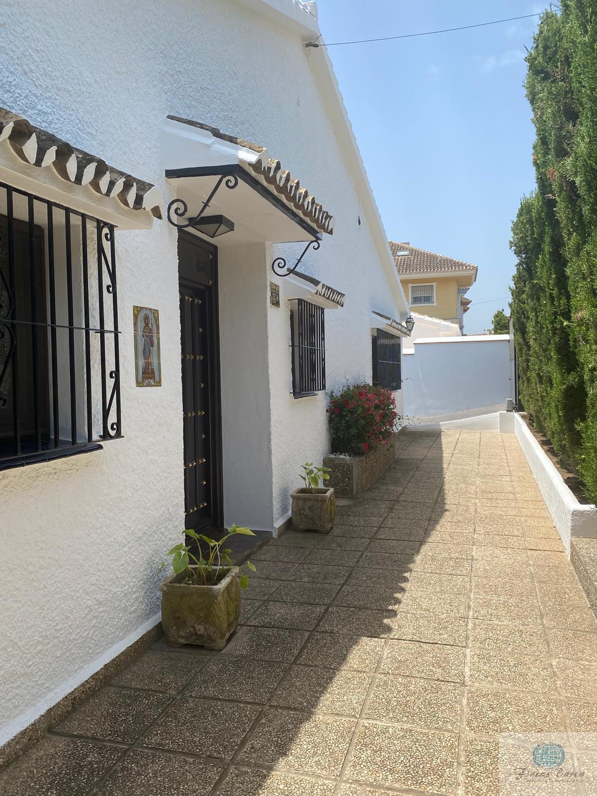 For sale of chalet in Fuengirola