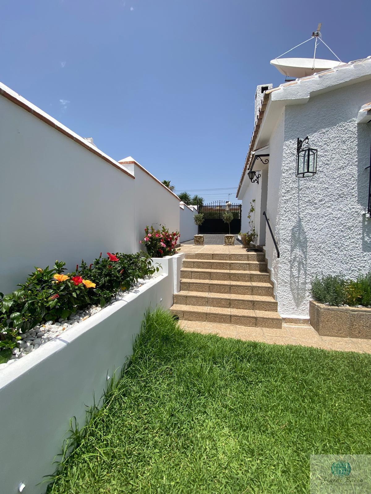 For sale of chalet in Fuengirola