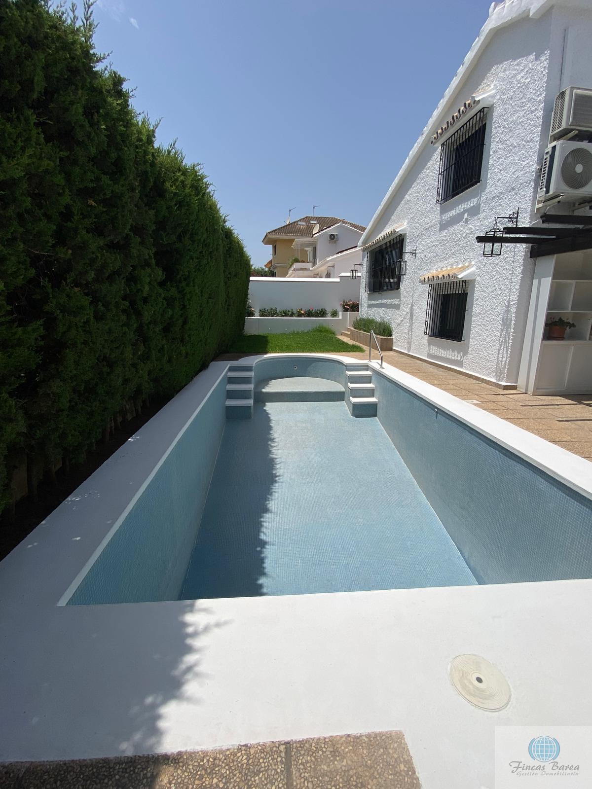 For sale of chalet in Fuengirola