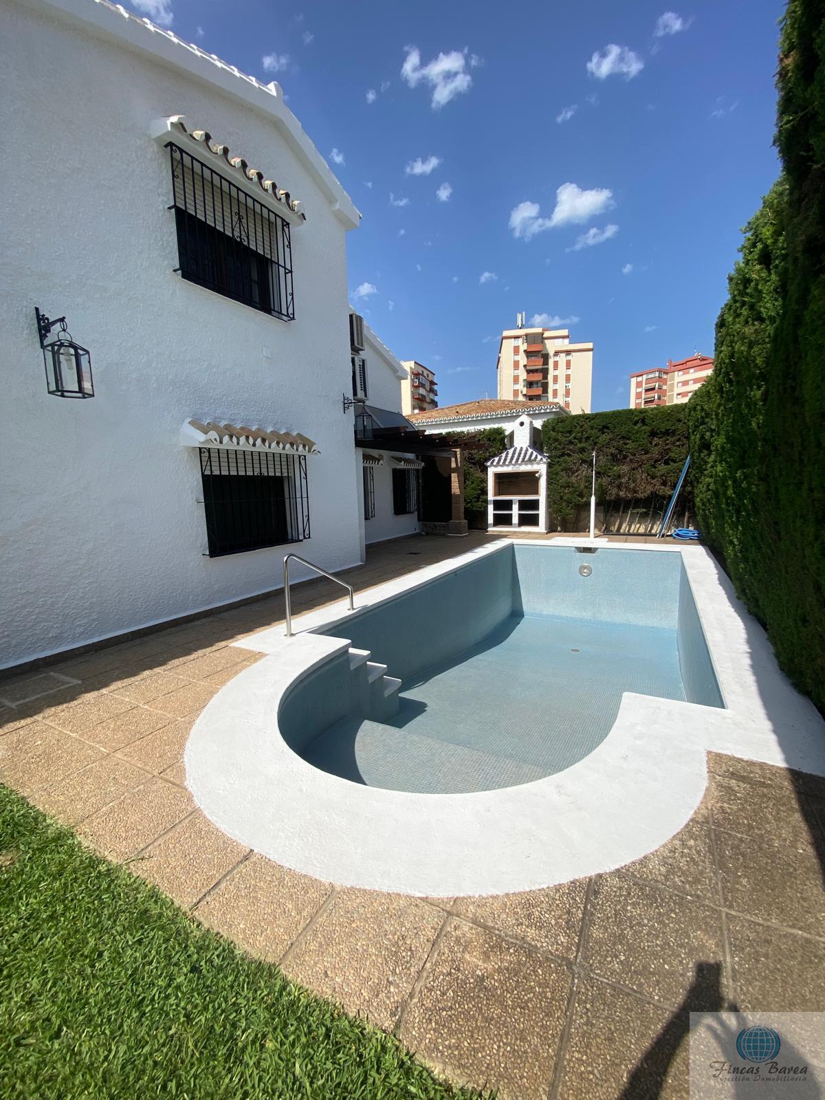 For sale of chalet in Fuengirola