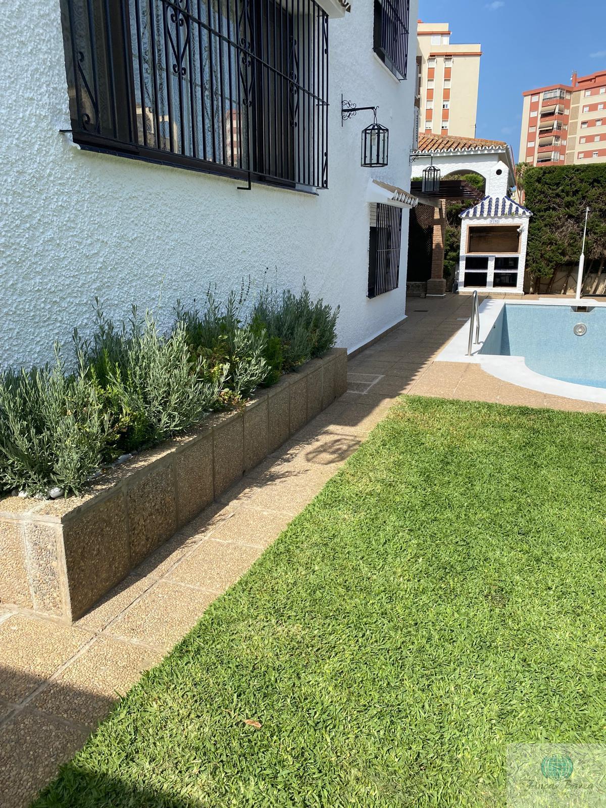 For sale of chalet in Fuengirola