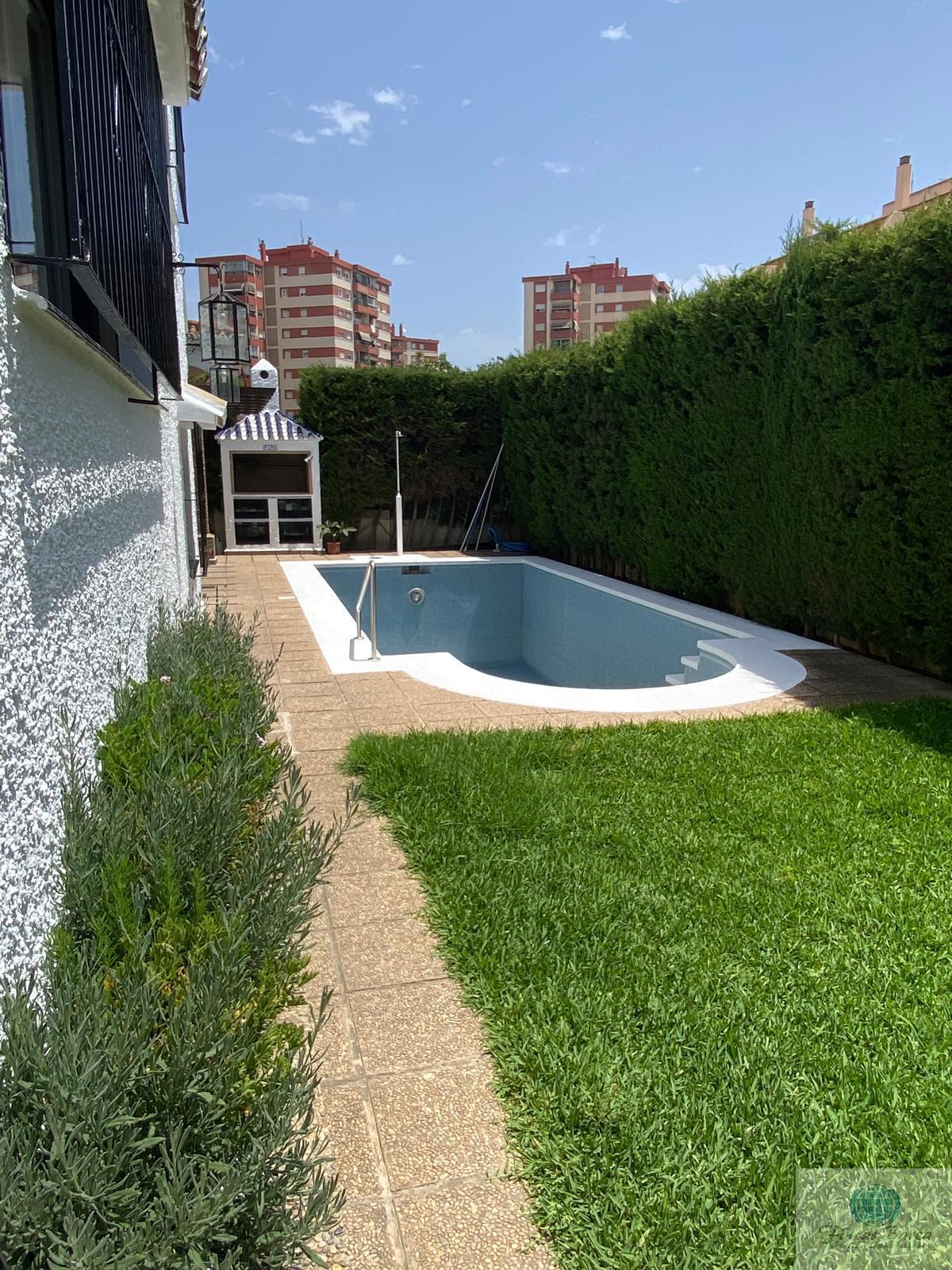 For sale of chalet in Fuengirola