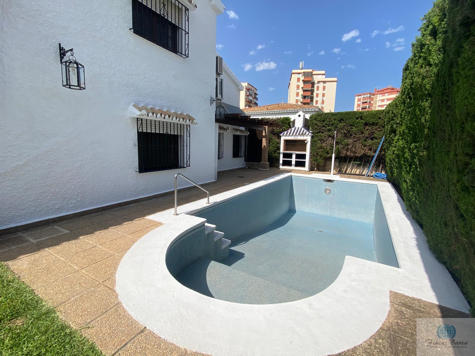For sale of chalet in Fuengirola
