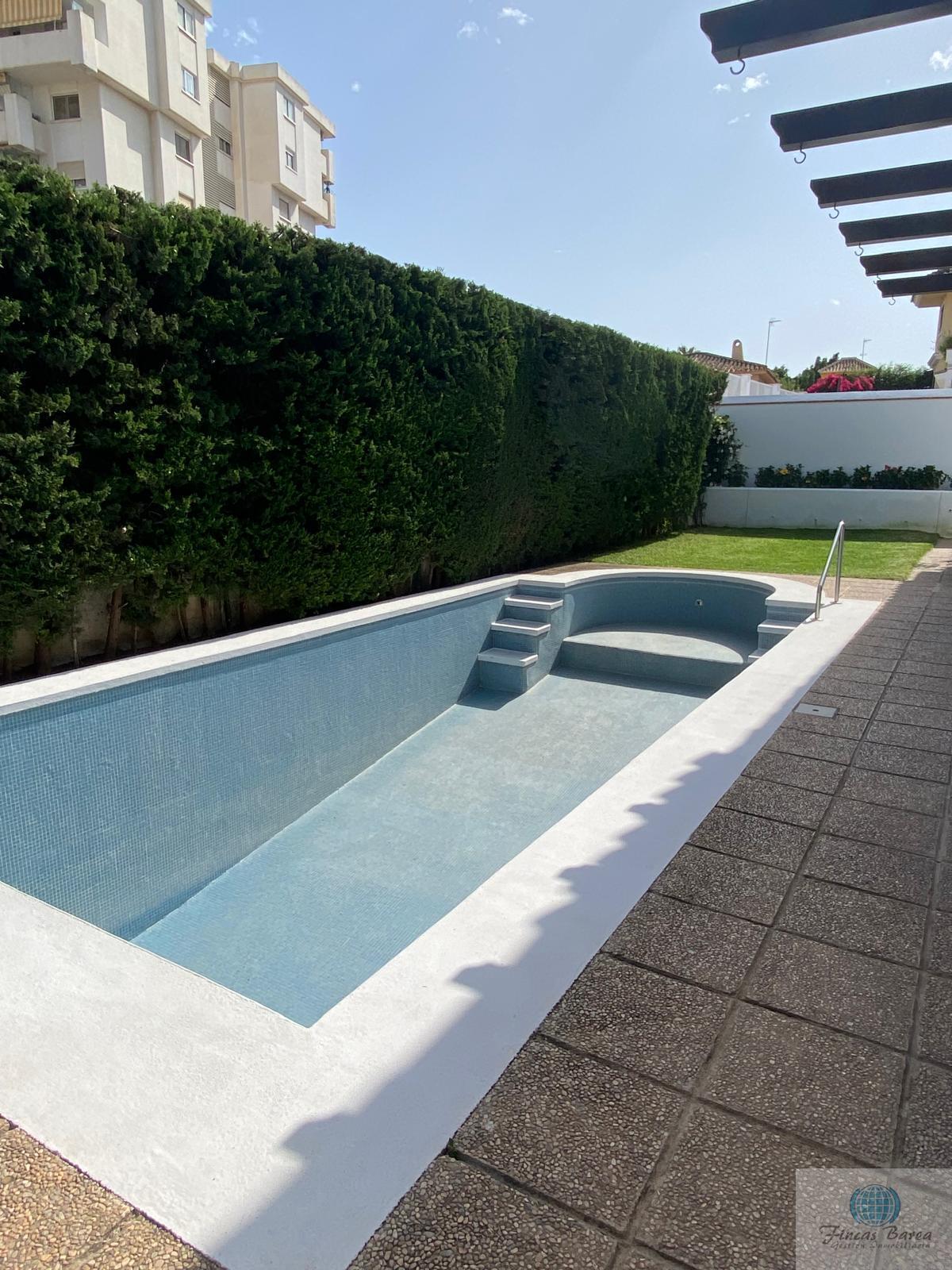 For sale of chalet in Fuengirola