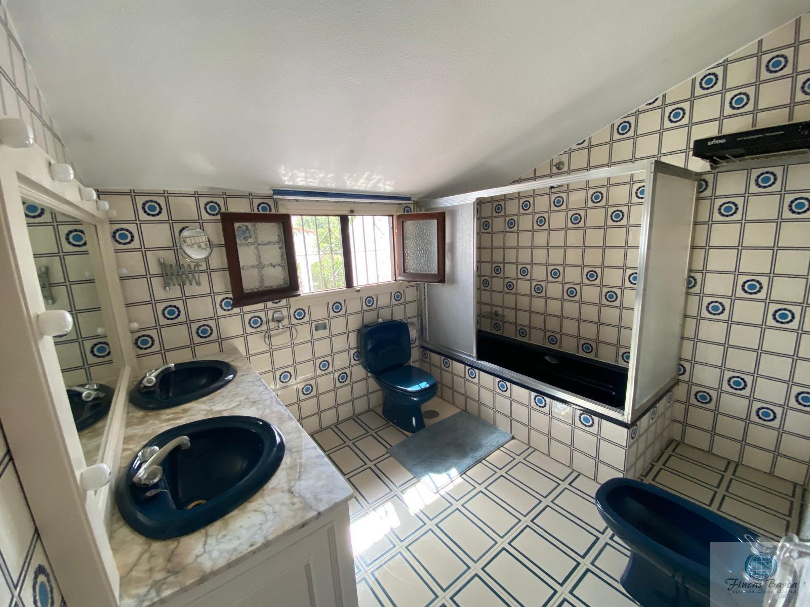 For sale of chalet in Fuengirola