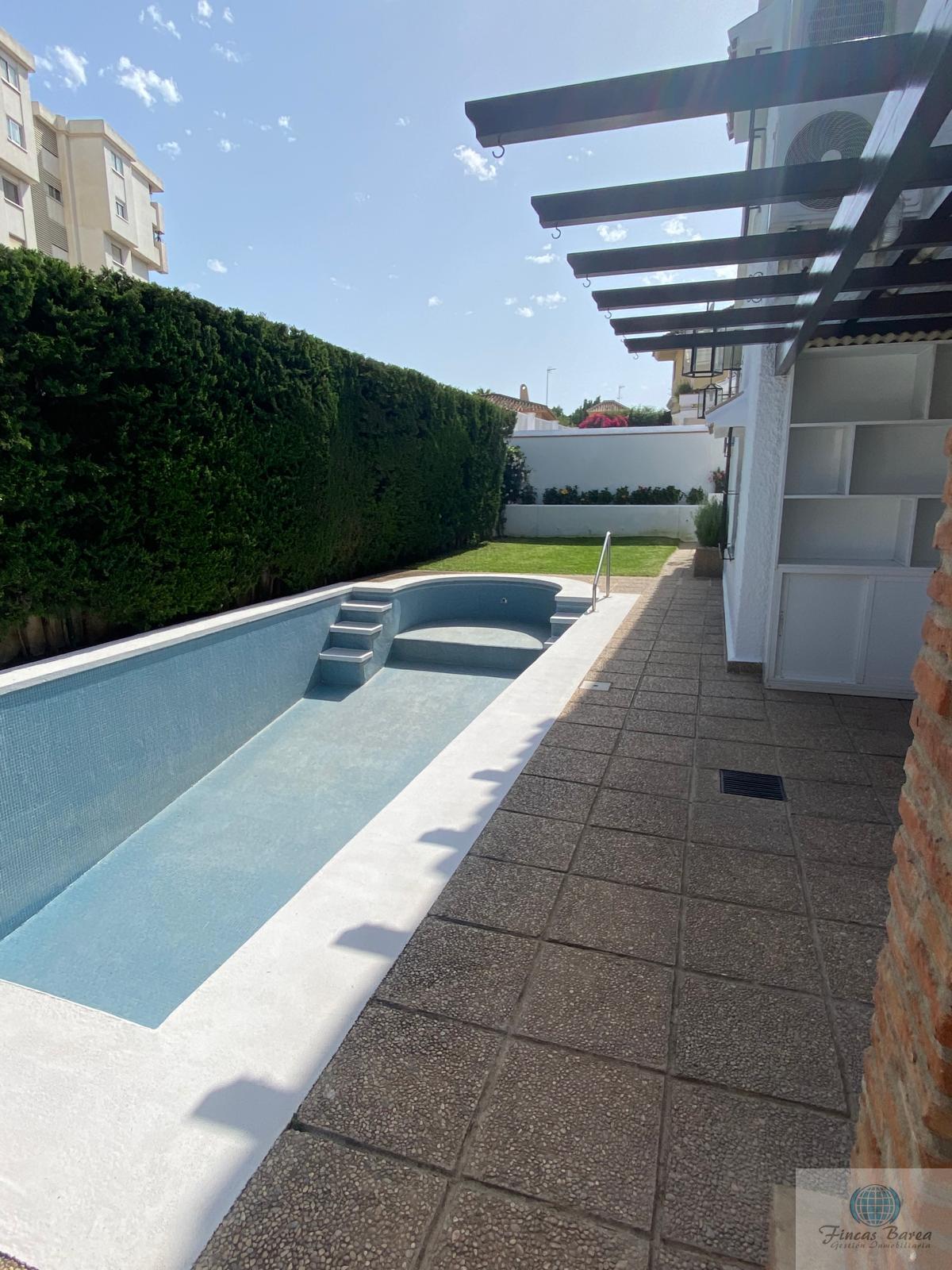 For sale of chalet in Fuengirola
