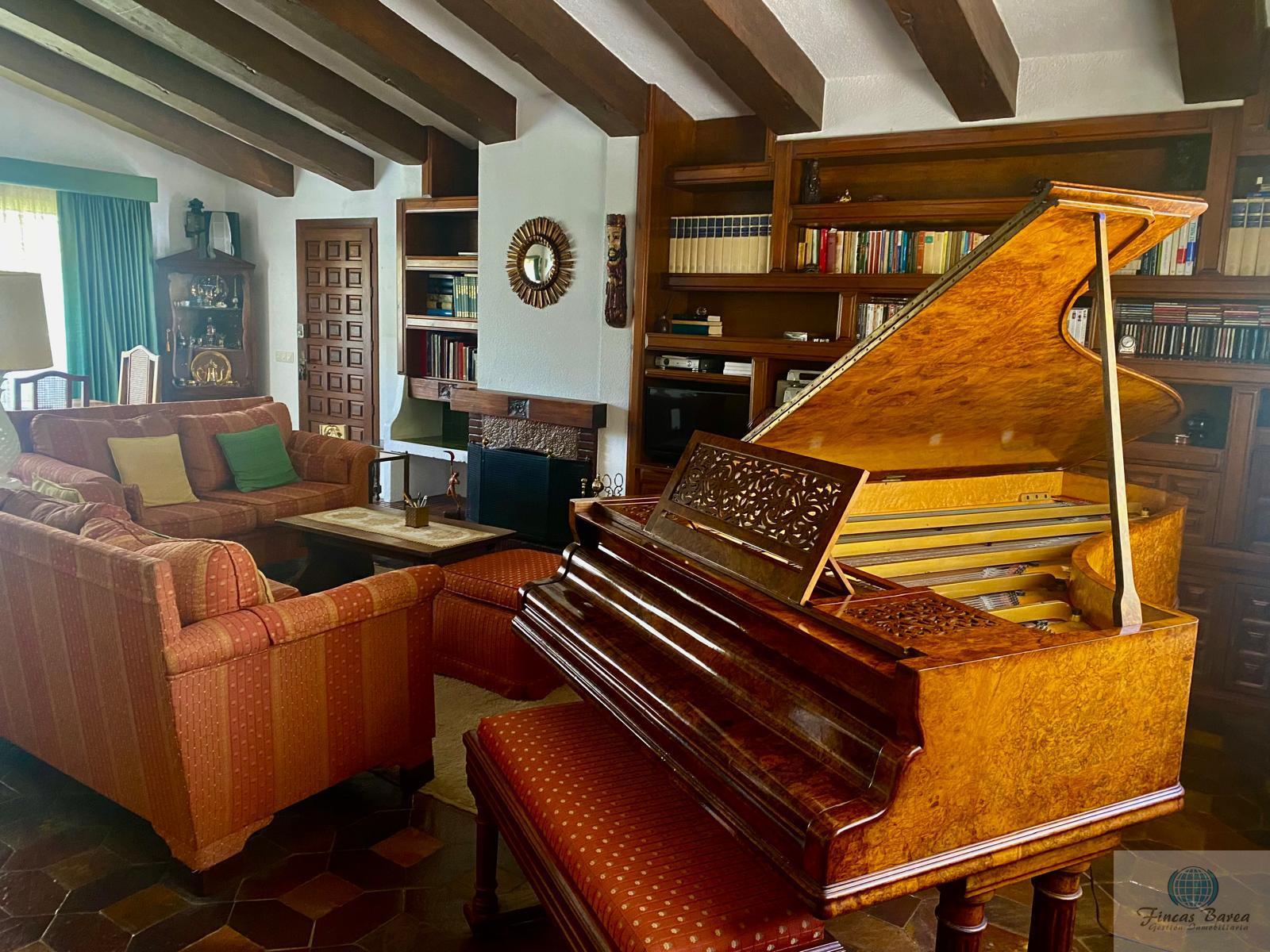For sale of chalet in Fuengirola