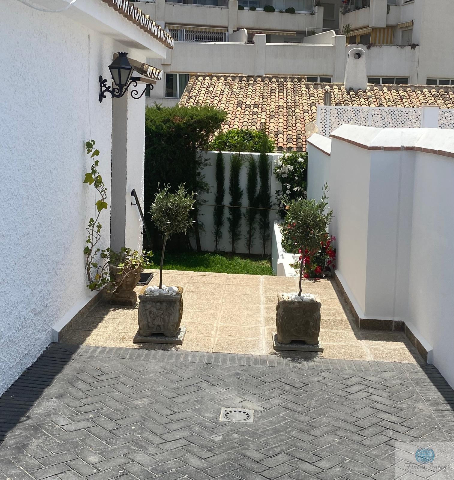 For sale of chalet in Fuengirola