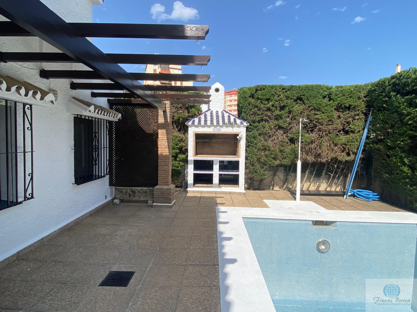 For sale of chalet in Fuengirola