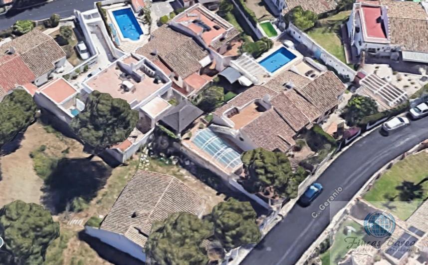 For sale of chalet in Mijas