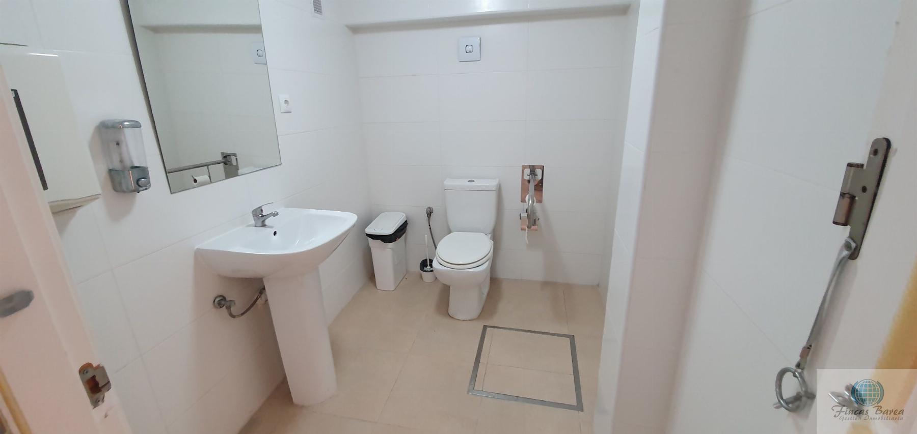 For rent of commercial in Fuengirola