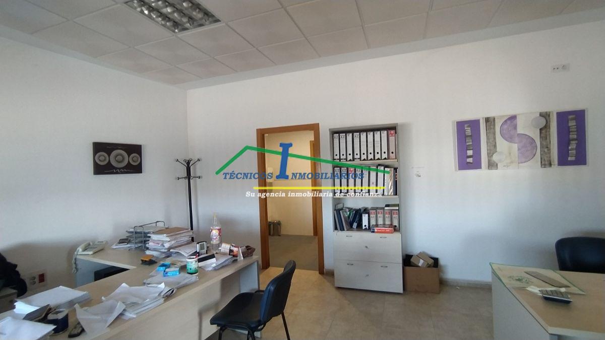 For sale of industrial plant/warehouse in Calamonte