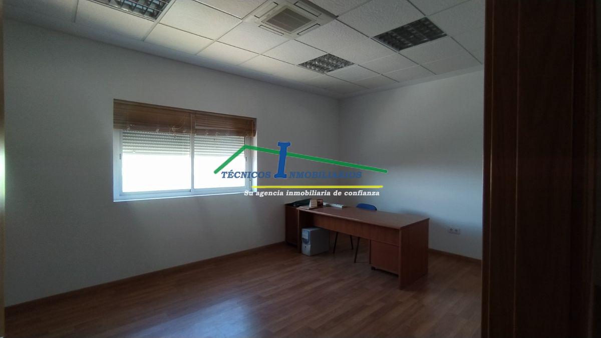 For sale of industrial plant/warehouse in Calamonte