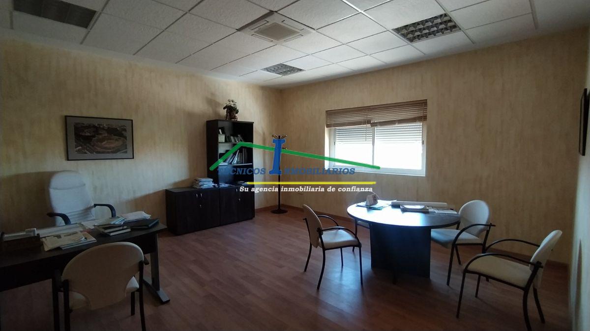 For sale of industrial plant/warehouse in Calamonte
