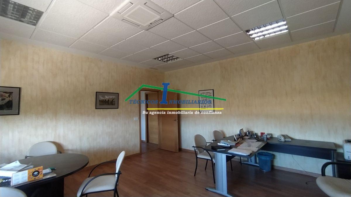 For sale of industrial plant/warehouse in Calamonte