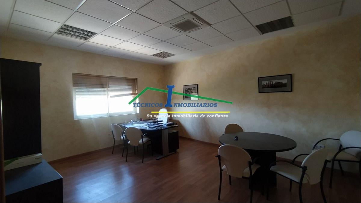 For sale of industrial plant/warehouse in Calamonte