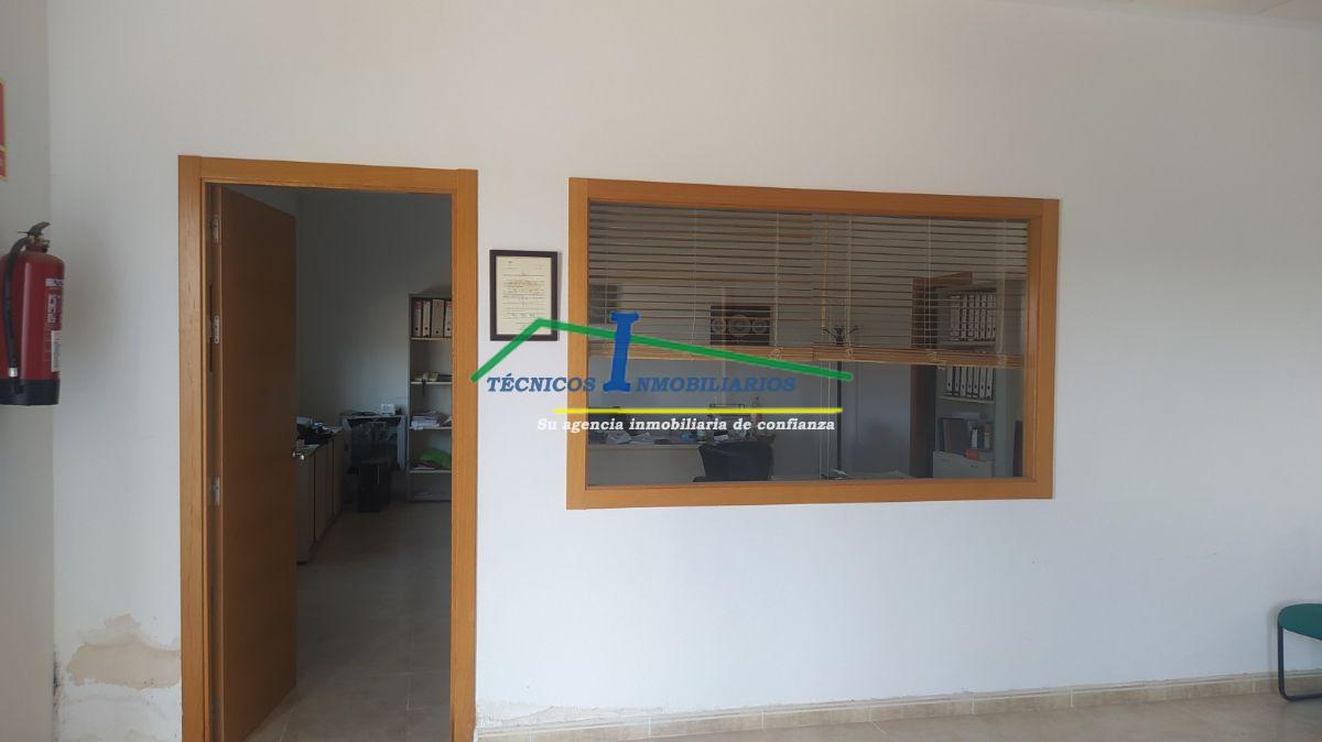 For sale of industrial plant/warehouse in Calamonte
