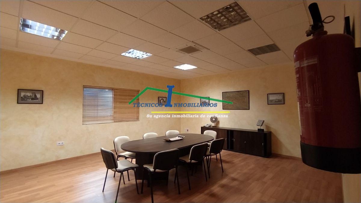 For sale of industrial plant/warehouse in Calamonte