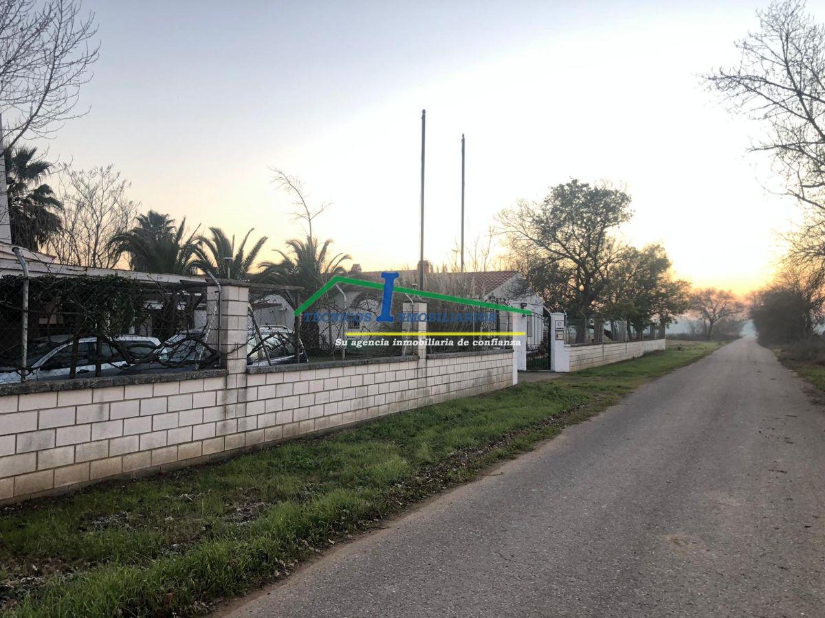 Venda de finca d´esbarjo a Mérida