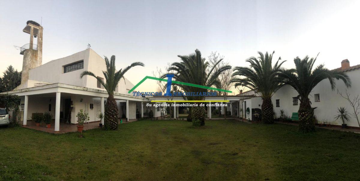 Venda de finca d´esbarjo a Mérida