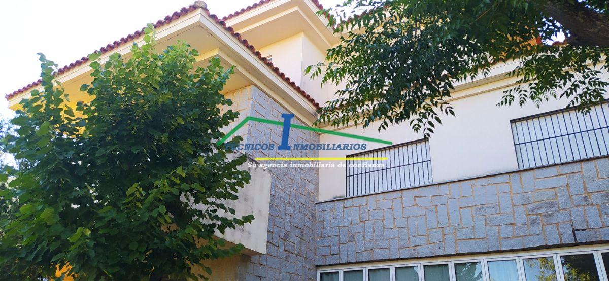 For sale of chalet in Mérida