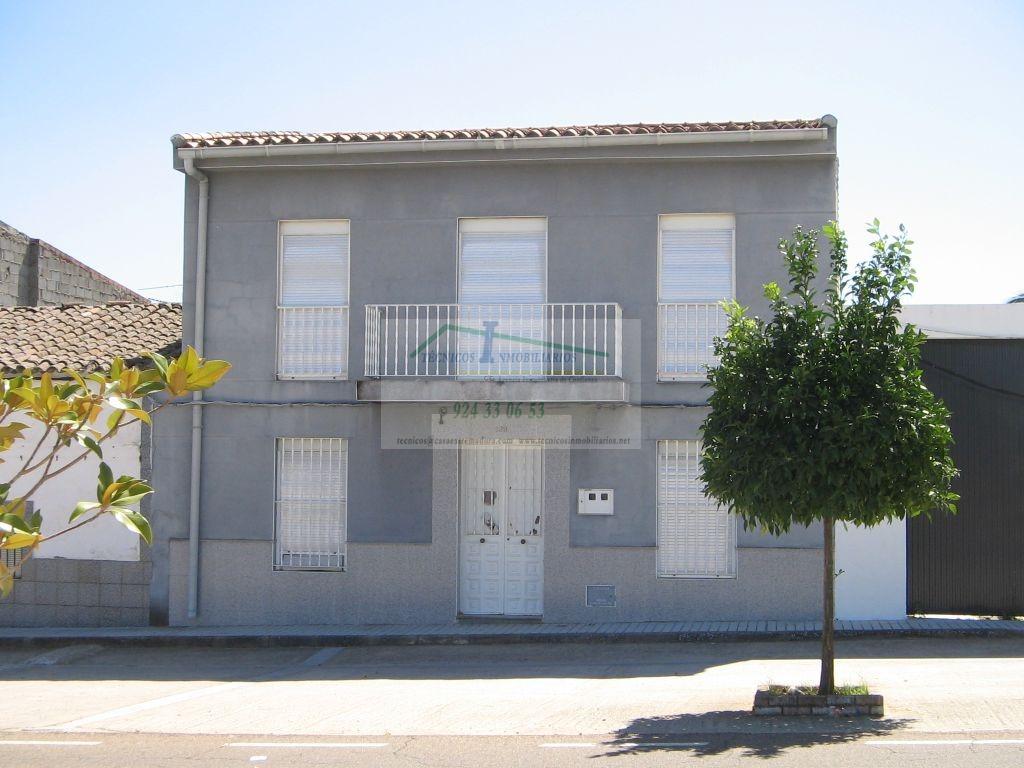 For sale of house in Mirandilla