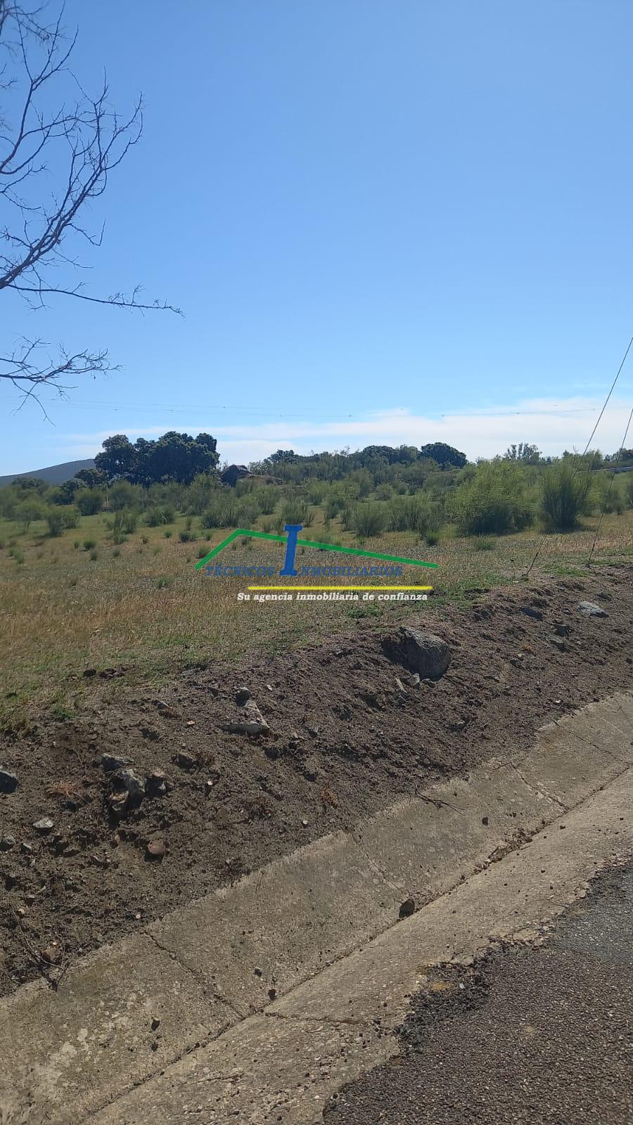 Venta de terreno en Aljucén