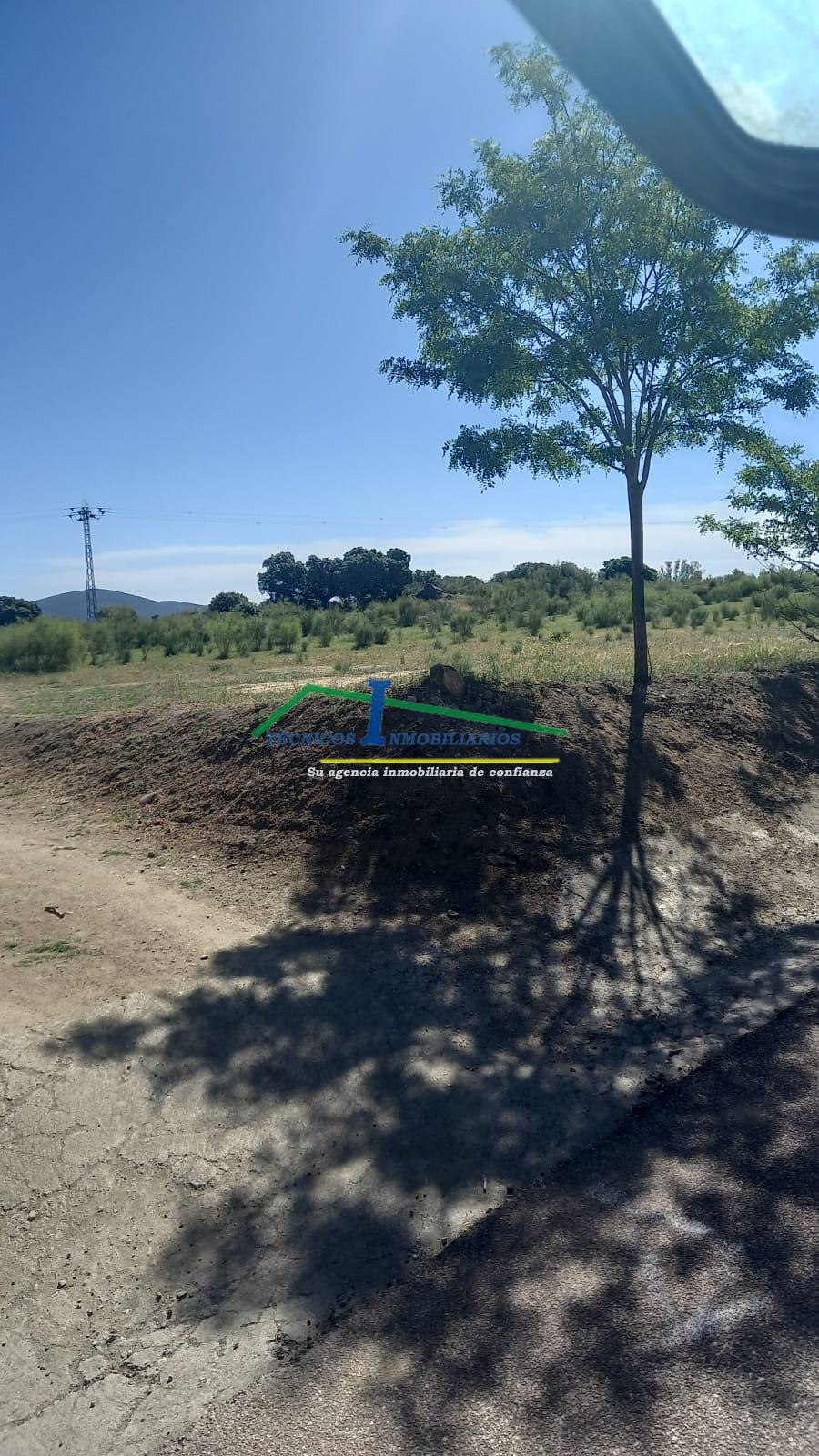 Venta de terreno en Aljucén