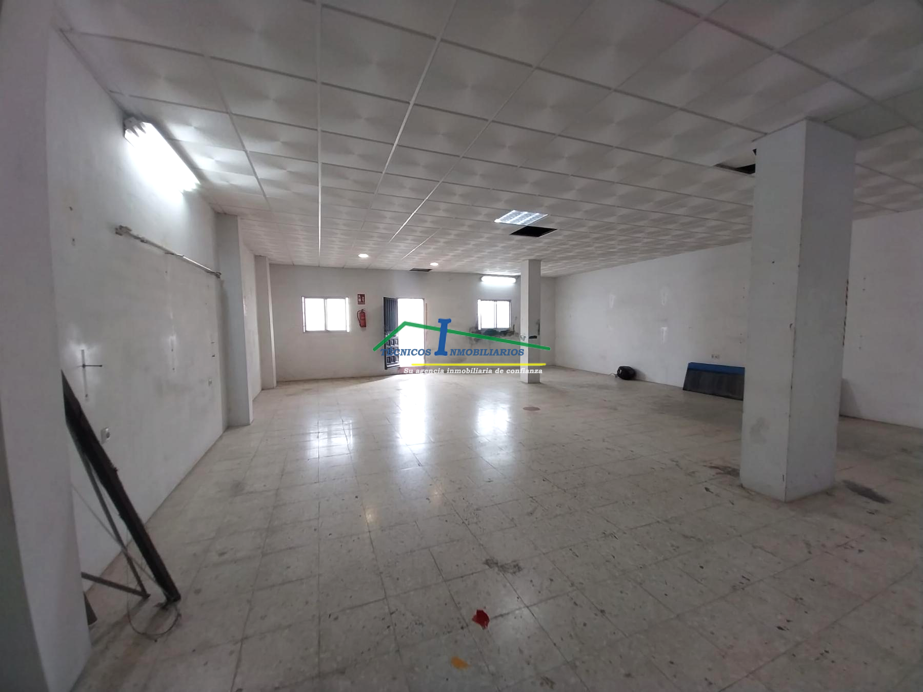 For sale of commercial in Mérida