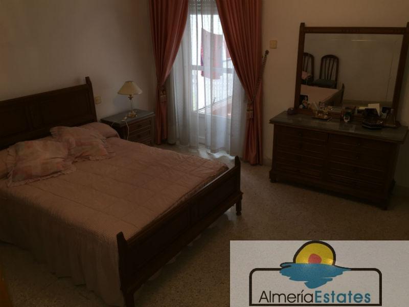 For sale of flat in Vélez-Rubio
