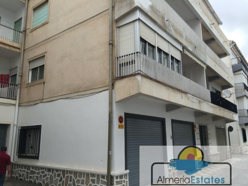 For sale of flat in Vélez-Rubio