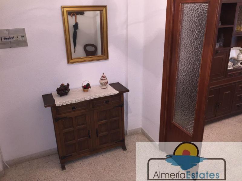 For sale of flat in Vélez-Rubio
