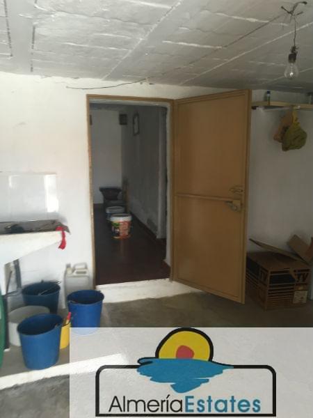 For sale of house in Vélez-Rubio