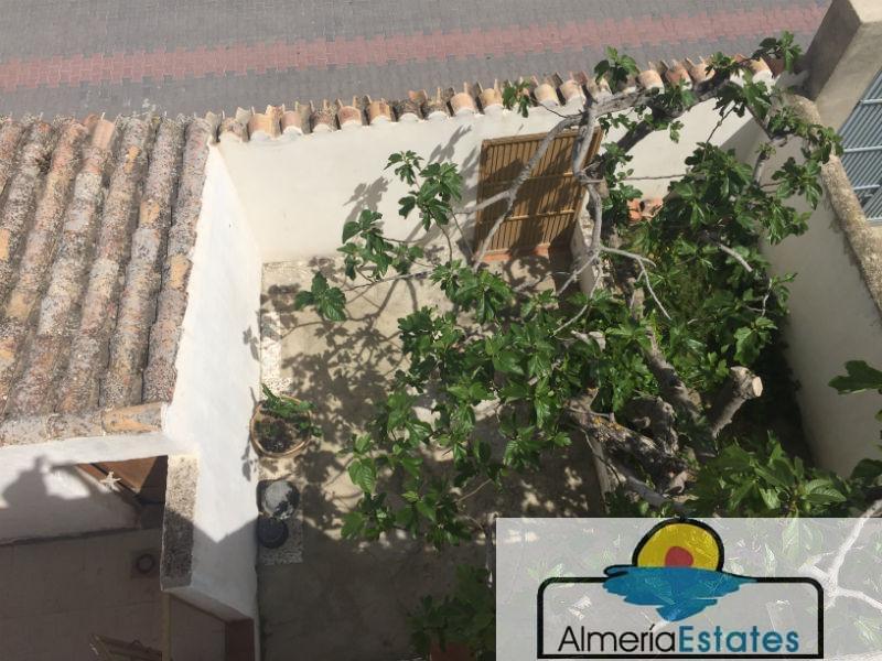 For sale of house in Vélez-Rubio