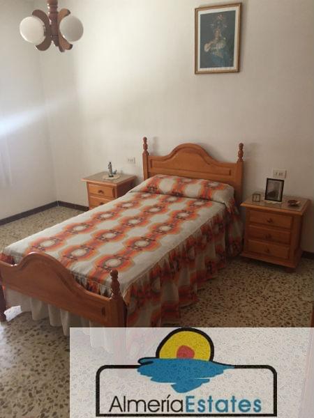 For sale of house in Vélez-Rubio