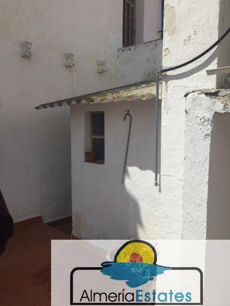 For sale of house in Vélez-Rubio