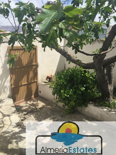For sale of house in Vélez-Rubio