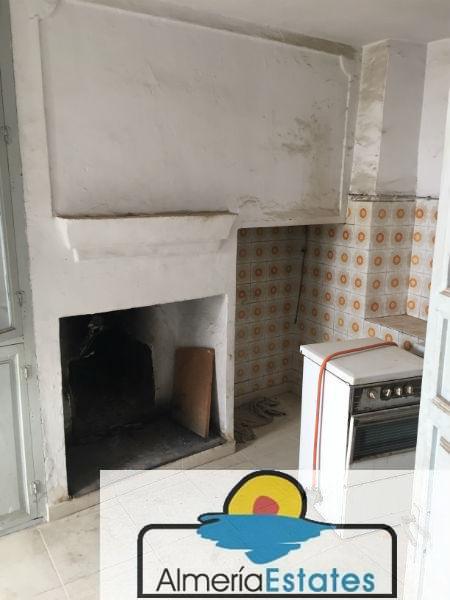 For sale of house in Vélez-Rubio