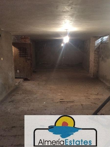 For sale of house in Vélez-Rubio