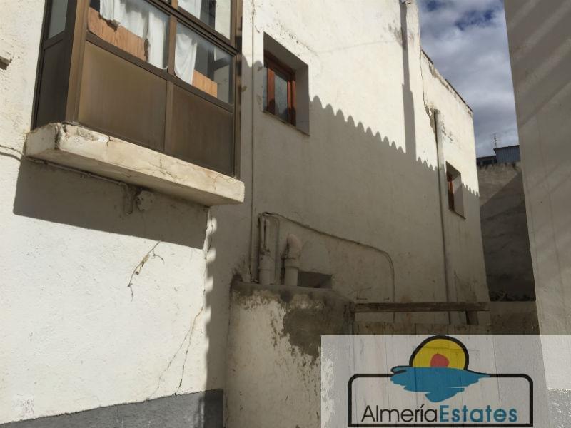 For sale of house in Vélez-Rubio