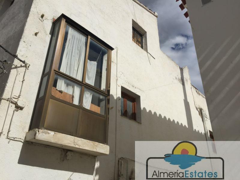 For sale of house in Vélez-Rubio
