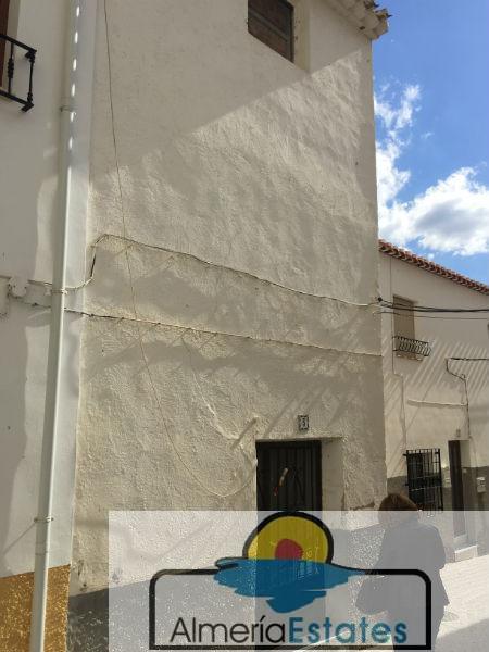 For sale of house in Vélez-Rubio