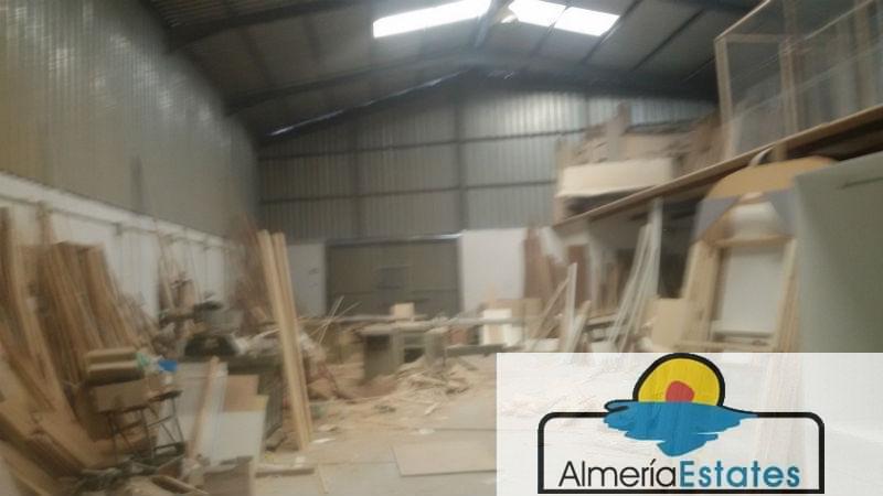 For sale of commercial in Cantoria