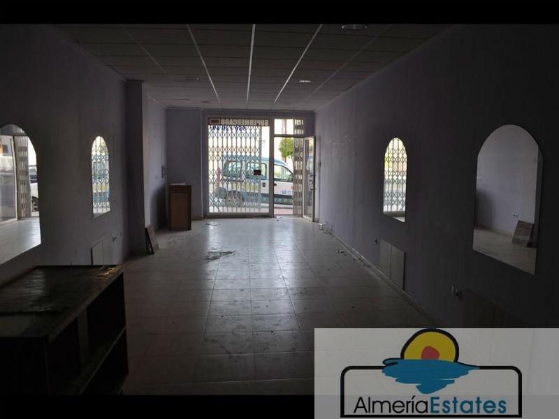 For rent of commercial in Albox