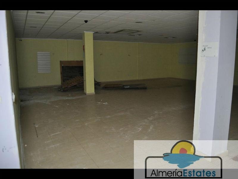 For rent of commercial in Albox