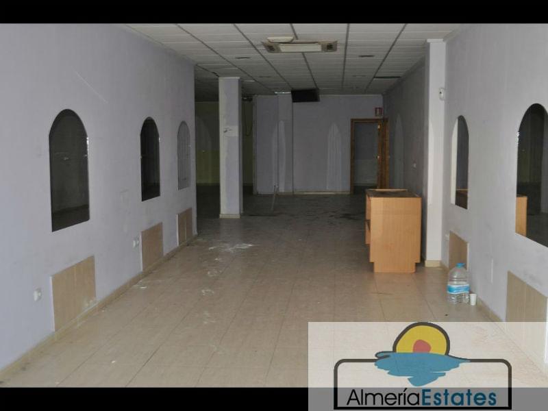 For rent of commercial in Albox