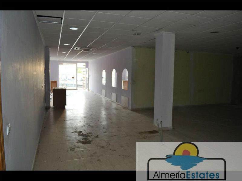 For rent of commercial in Albox