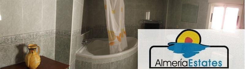 For sale of house in Vélez-Rubio