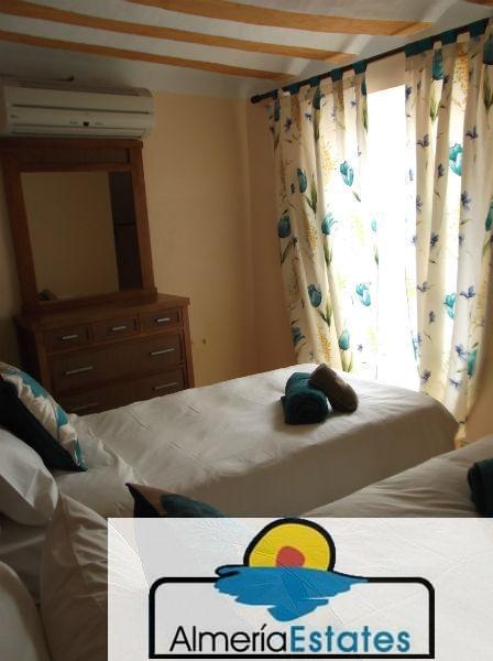 For sale of house in Vélez-Rubio