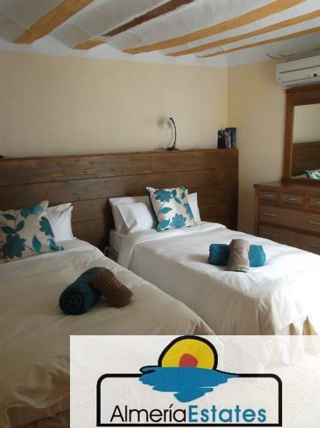 For sale of house in Vélez-Rubio